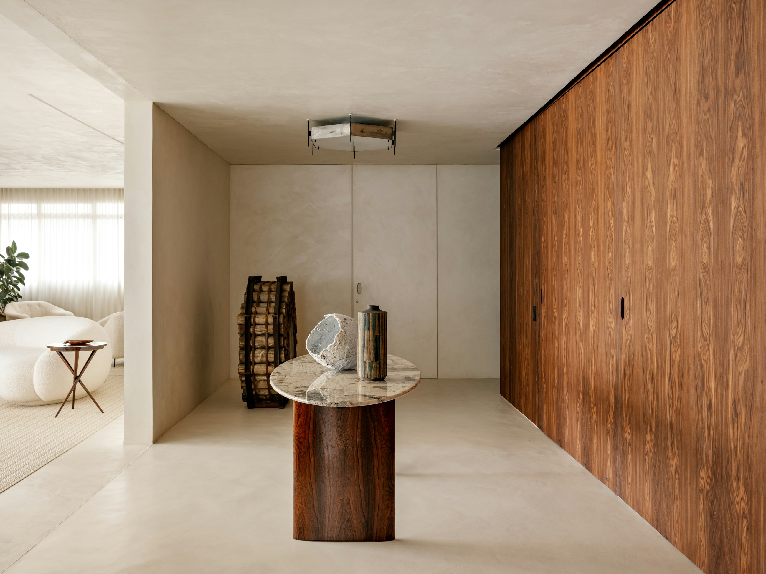 São Paulo Residence, entrance